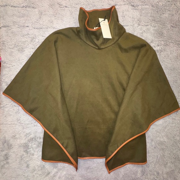 Tuckernuck Leather Trim Funnel Neck Piper Poncho One Size Olive Chic Old Money - Picture 2 of 8